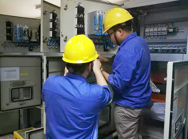 1600668038929306.jpeg 孔維成在315C變電所檢修現場.jpg