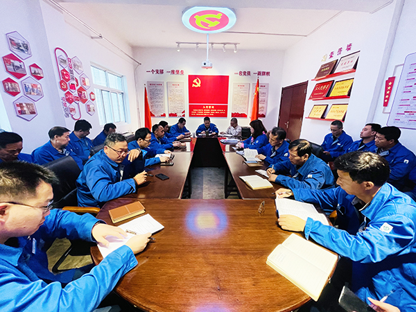 1619426049284458.jpeg 學習身邊榜樣.jpg