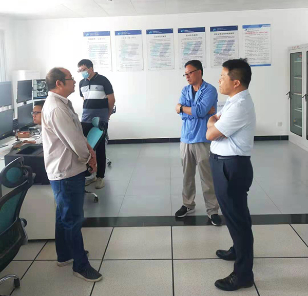 1629451641924926.jpeg 董事長帶隊考察光伏發電市場.jpg