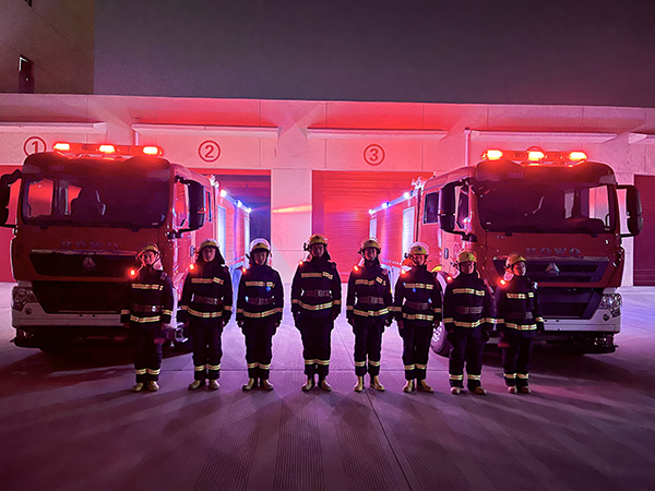 1675654580214713.jpeg 2月5日晚消防執勤前消防力量集結(副圖).jpg