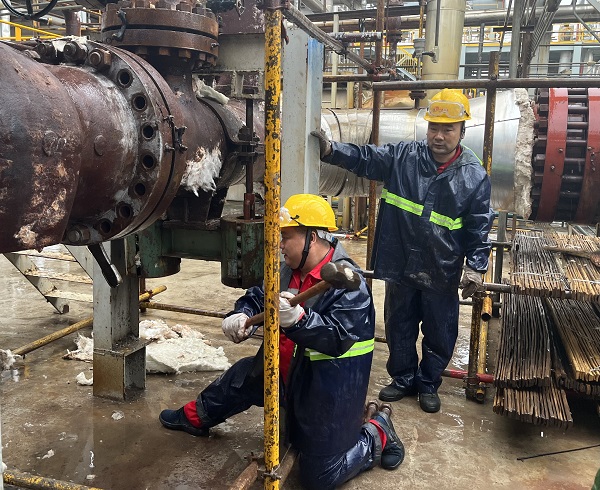 1683363263210389.jpeg 掄大錘 關閥門.jpg