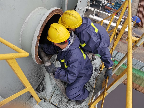 1683620368606521.jpeg 雙甲三期煤漿槽清洗工作圓滿完成4.jpg