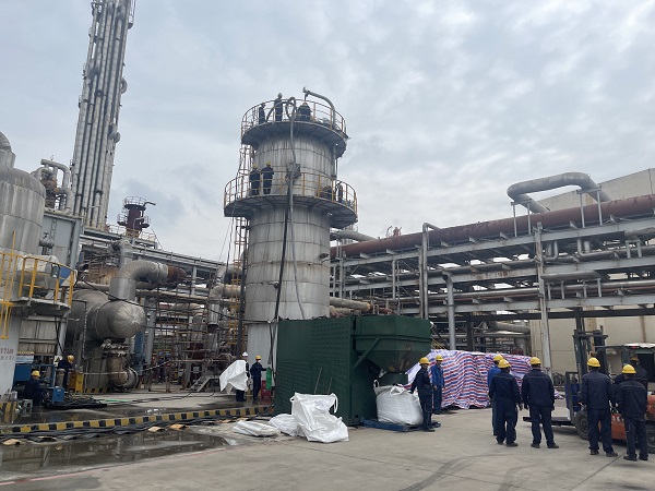 1683877168213671.jpeg 雙甲車間圓滿完成變換爐觸媒換填工作3.jpg