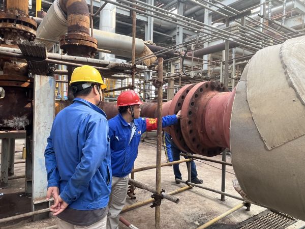 1684206987514796.jpeg 王琨帶領技術員現(xiàn)場檢查.jpg