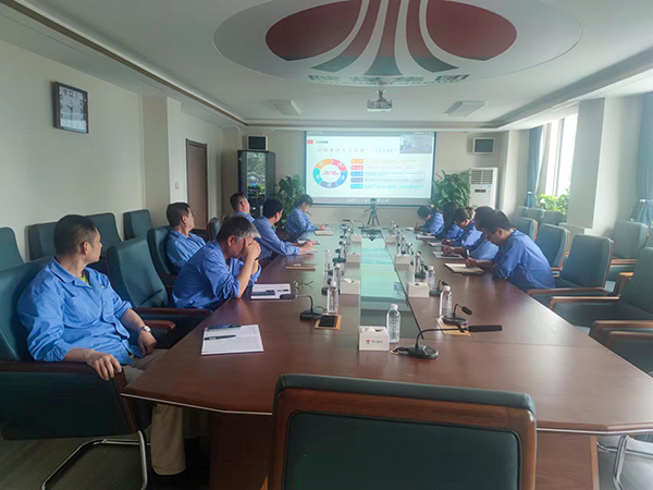 6月28日上午，化工集團組織召開2023年度第二期對標大講堂活動，公司企管部與人力資源部、工會辦、科技發展部、生產部等多個部門參與。.jpg