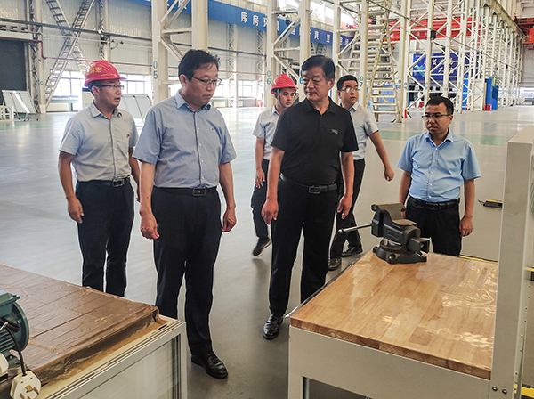 1691970460443444.jpeg 8月10日馮曉宏一行參觀小保當公司辦賽基地 600.jpg