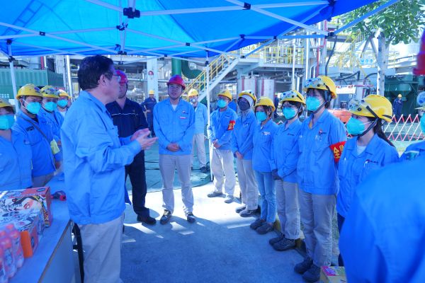 1692240964658631.jpeg 公司領導慰問一線員工1.jpg