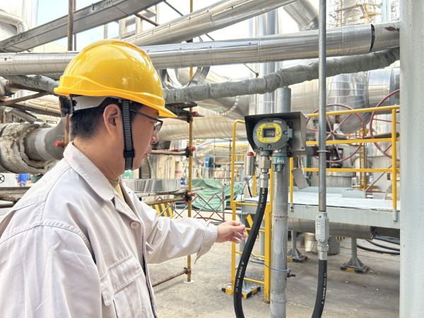 1697008361331669.jpeg 10.10儀表張軍現(xiàn)場(chǎng)檢查報(bào)警器 (1).jpg