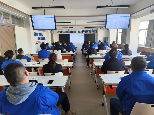 1702010544728119.jpeg 12月6日法律審計部聯合計控電儀部在職工教育培訓中心錄播室進行合同及法務管理系統上線培訓會.jpg