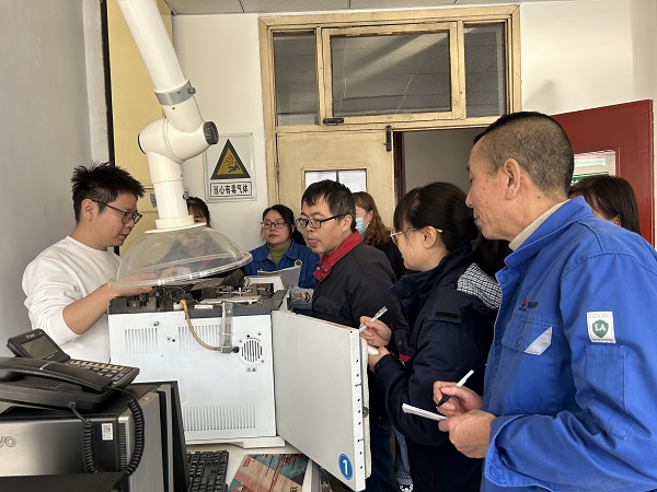 1705450774399861.jpeg 2024.1.4安捷倫工程師在質檢部色譜培訓2.jpg