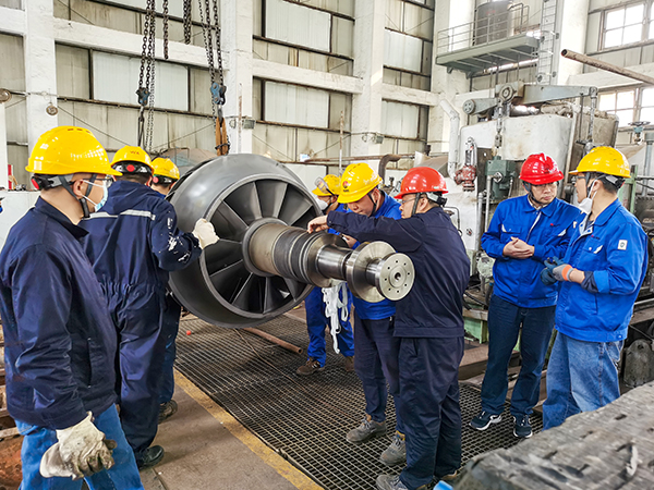 轉子回裝檢修現場6    600.jpg