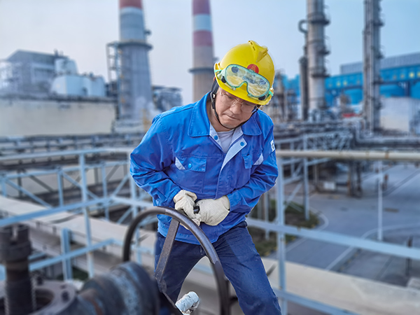 8日凌晨5點半在管廊開S1界區閥1     600.jpg