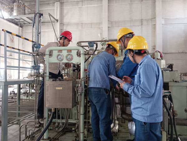 1713398199837695.jpeg 三期檢修現場,計控電儀部在進行“精益檢修 安全有我”主題活動的安全檢查(1).jpg