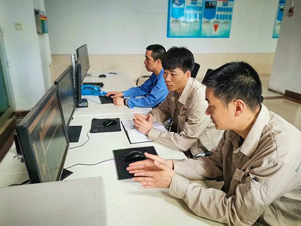 1714285856864869.jpeg 每日一問:動力車間技術員王偉提問班組青工業務問題.jpg