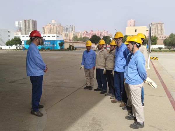 1714433847714498.jpeg 4月26日,尿素車間開展四月份受限空間應急演練.jpg