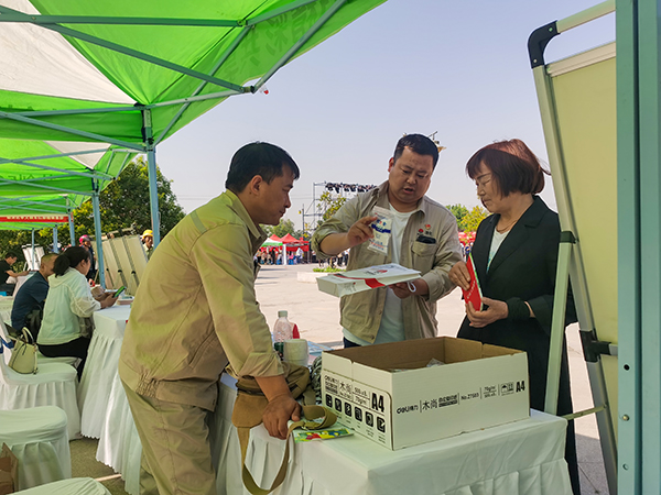 1716085388130718.jpeg 2024年5月17日南七饸饹文化藝術節 尿素產品展示現場選1.jpg