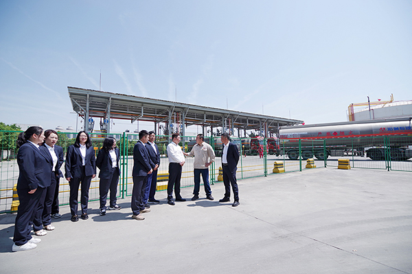 1716102103446866.jpeg 2024年5月16日亞能商伴控股來(lái)渭化集團(tuán)交流x6.JPG