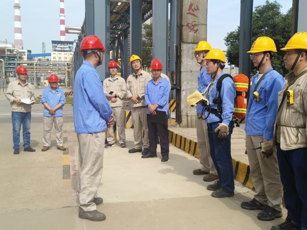 1718765549720266.jpeg 尿素車間氨泄漏現場處置演練.jpg