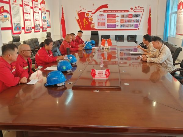 1722814717531723.jpeg 項目施工隊進行安全培訓.jpg