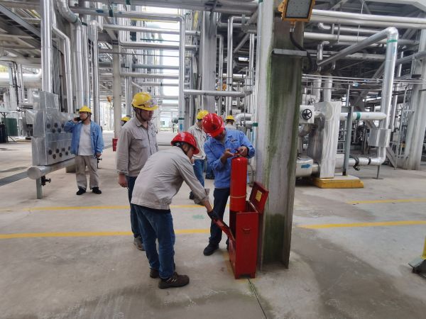 1724370990307263.jpeg 圖3:車間聯合安全部對現場消防器材等設施進行檢查.jpg