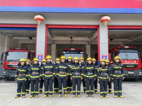 1729133561526256.jpeg 10月15日,消防隊員參加聯防聯訓.jpg