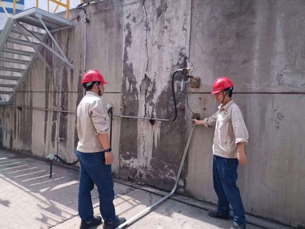 1729234381411722.jpeg 近日,由部門領(lǐng)導(dǎo)、安全員帶隊對現(xiàn)場設(shè)備設(shè)施進(jìn)行安全檢查1.jpg