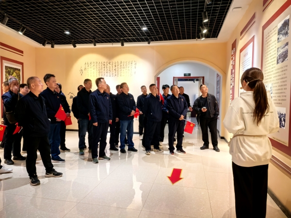 1730077998697264.jpeg 10月26日,北寬坪教紅色育基地聽革命先烈李先念的故事.jpg