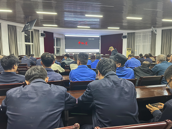 1731041071369286.jpeg 圖片1:2024年11月7日,在道德講堂觀看電影《申紀蘭》 (1).jpg