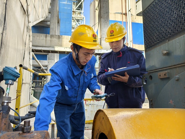 1738206413696985.jpeg 1月28日上午10點半,三期現場高晨磊和李云飛進行風機點檢.jpg