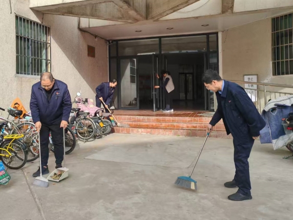 261742973102162671.jpg 3月24日,開展義務(wù)勞動(dòng).jpg