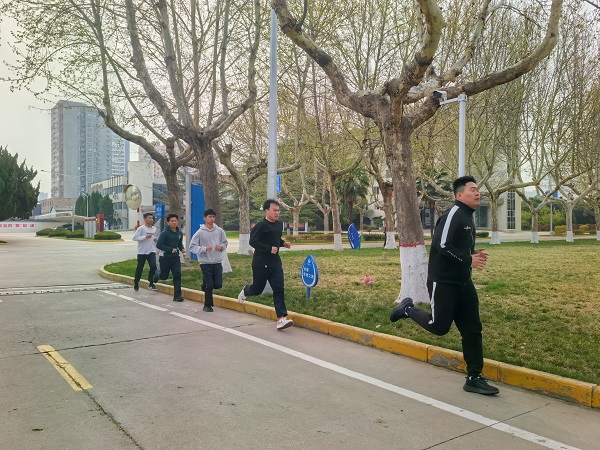 091744168322178385.jpg 3000米體能測試.jpg