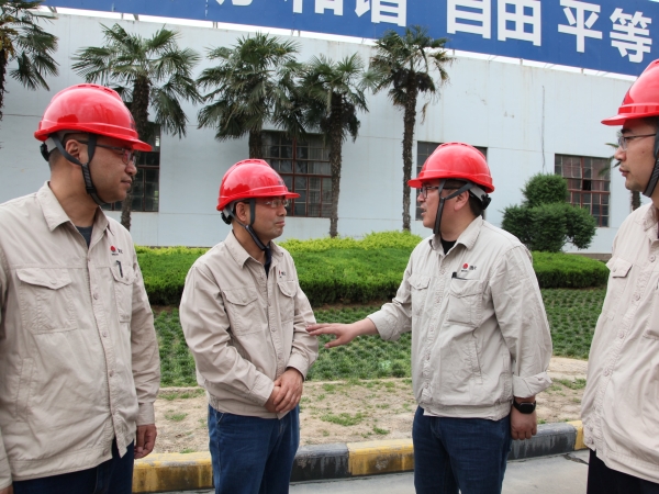 4月11日，公司領導在現場.jpg