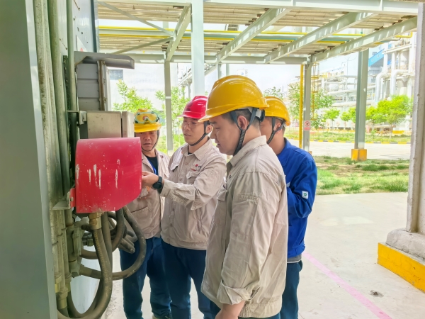 2025年，乙二醇車間開展五一節前檢查-3.jpg