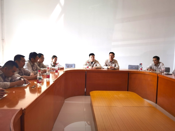 311753952335125971.jpg 7月30日,計控電儀部聯動黨委工作部,與本部及彬州分部通訊員齊聚彬州分公司,進行通訊宣傳工作交流學習1.jpg