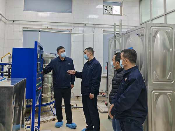 11月12日，趙強(qiáng)到純凈水廠視察工作.jpg