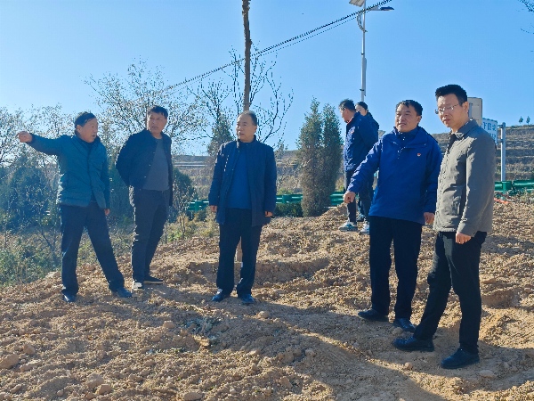 12月3日 集團公司黨委委員、紀委書記王社教深入阿蘭寨督導檢查鄉村振興工作 (2)(1).jpg